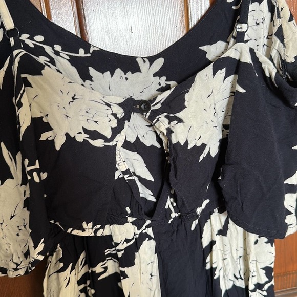 Want and Need | Floral Summer Jumpsuit Size XS - Picture 5 of 12